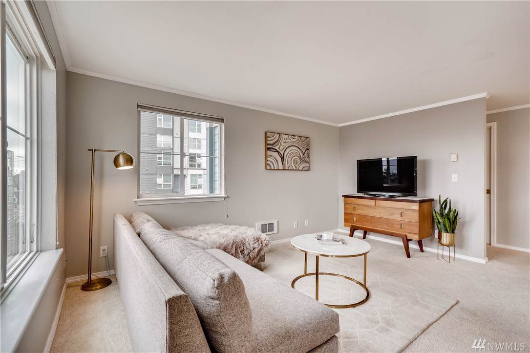300 10th Ave - Photo 1