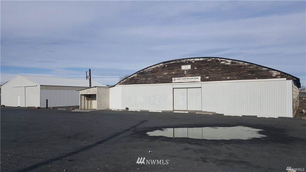 19298 Division Road - Photo 1