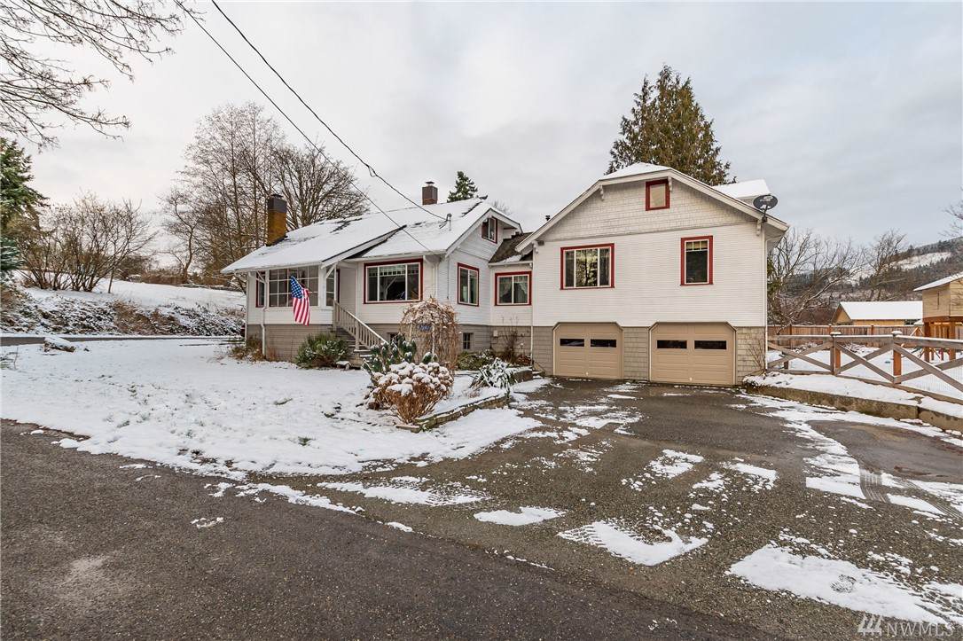 23493 Whiting St - Photo 1