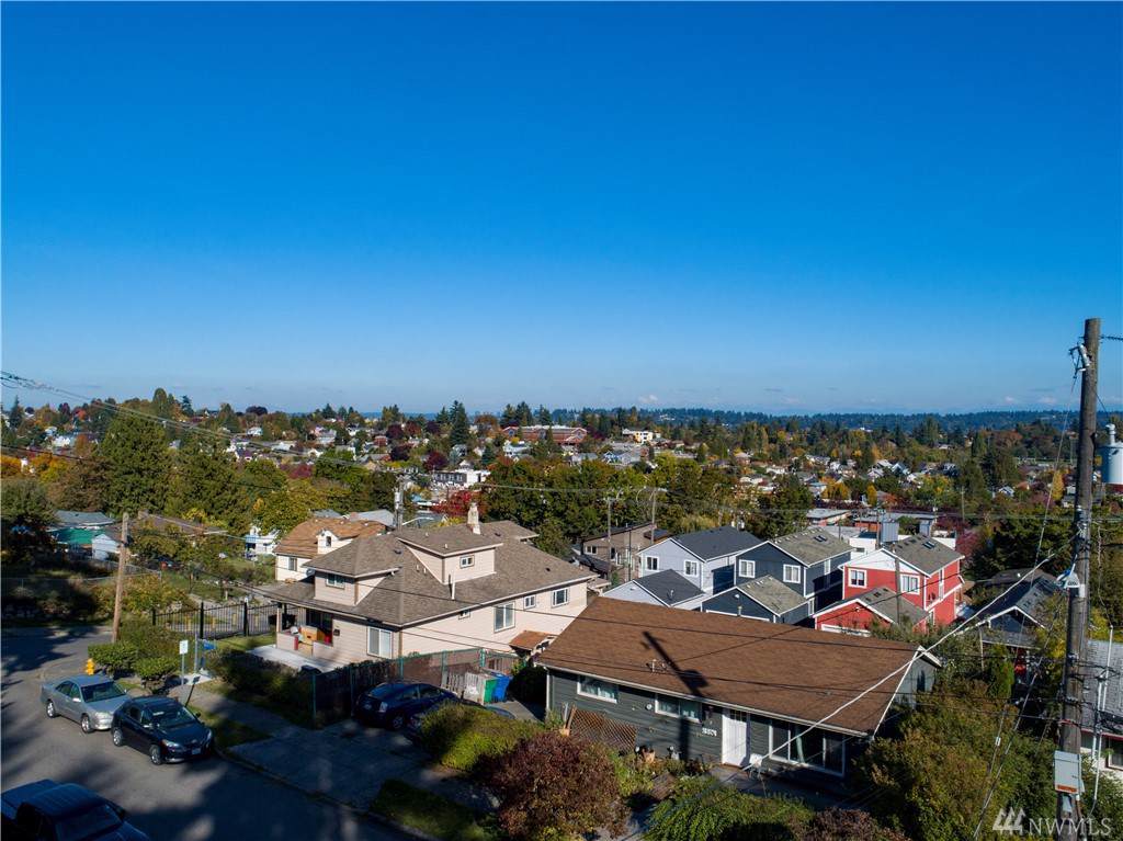 4513 34th Ave - Photo 1