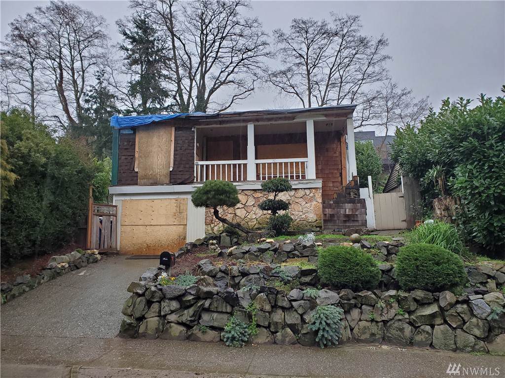 8022 Fauntleroy Wy - Photo 1