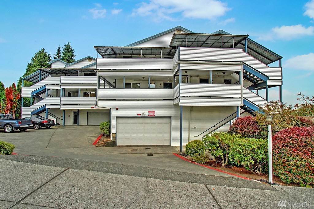2505 62nd St - Photo 1