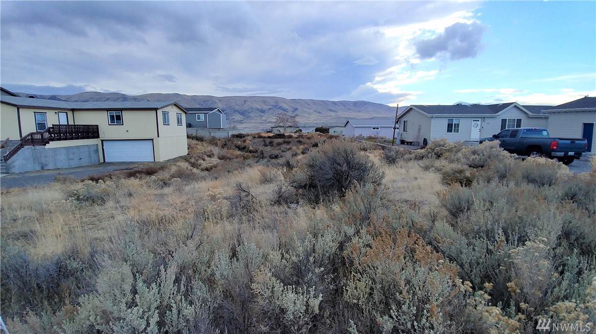 422 Edgewater Wy - Photo 1