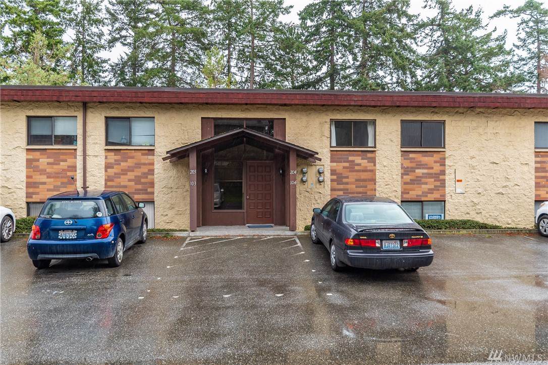 51 Columbia Dr - Photo 1