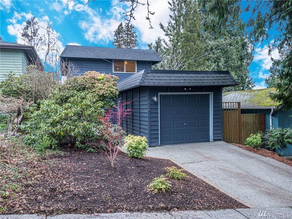 924 82nd St - Photo 1