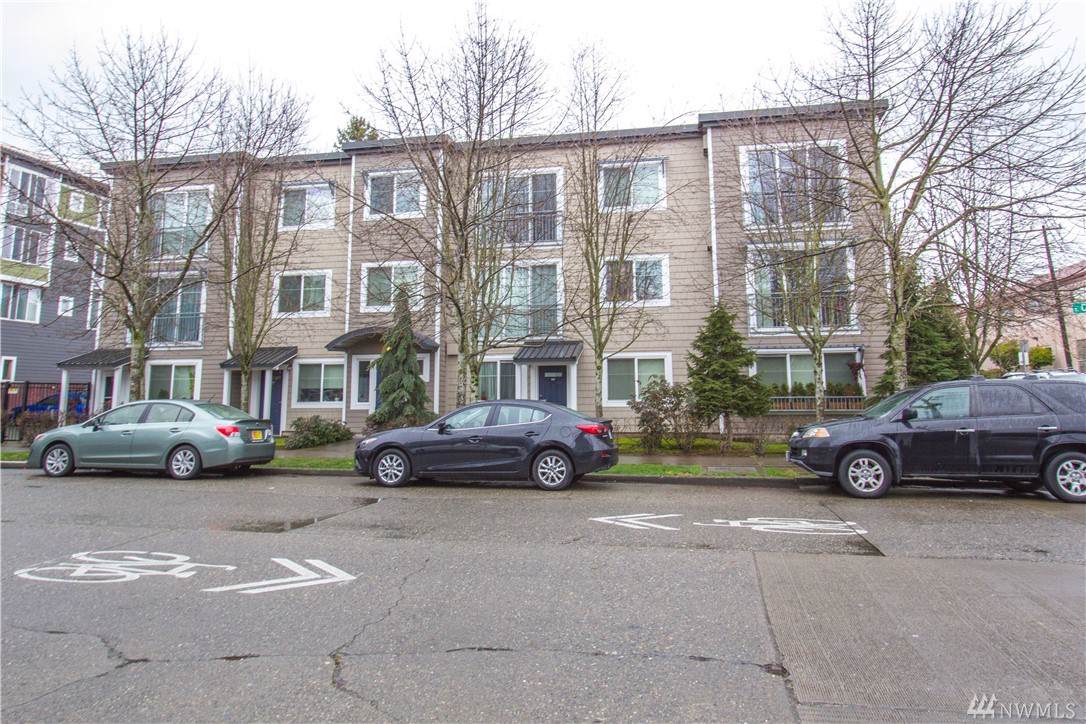 1220 Columbia St - Photo 1