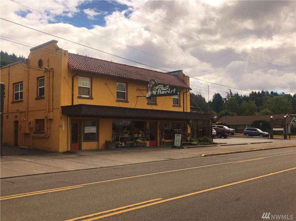 748 Market Blvd - Photo 1