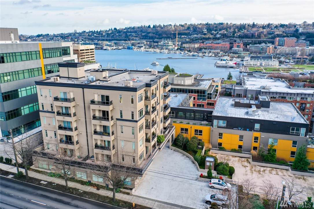 1000 Aurora Ave - Photo 1