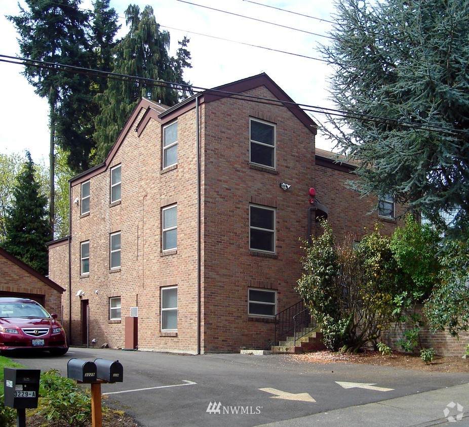 3229 148th Street - Photo 1