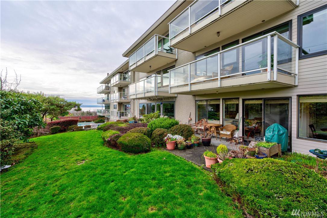 1414 9th Ave - Photo 1
