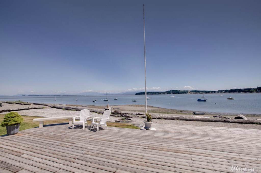 270 Shore Dr - Photo 1
