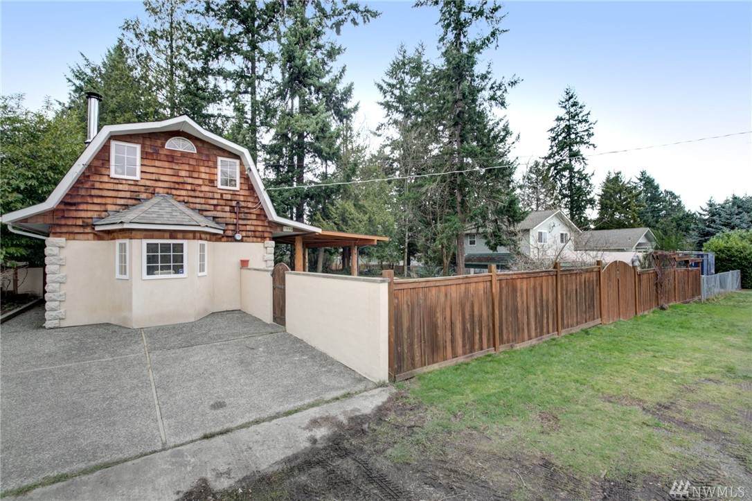 1910 120TH St - Photo 1