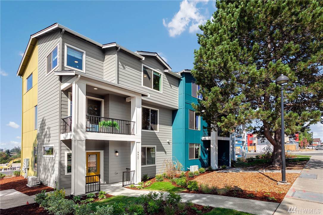 1096 100th Street - Photo 1
