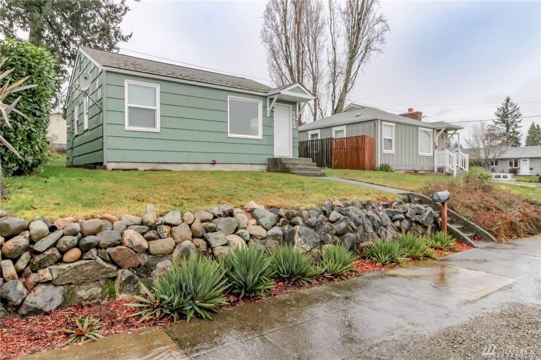4830 Visscher - Photo 1