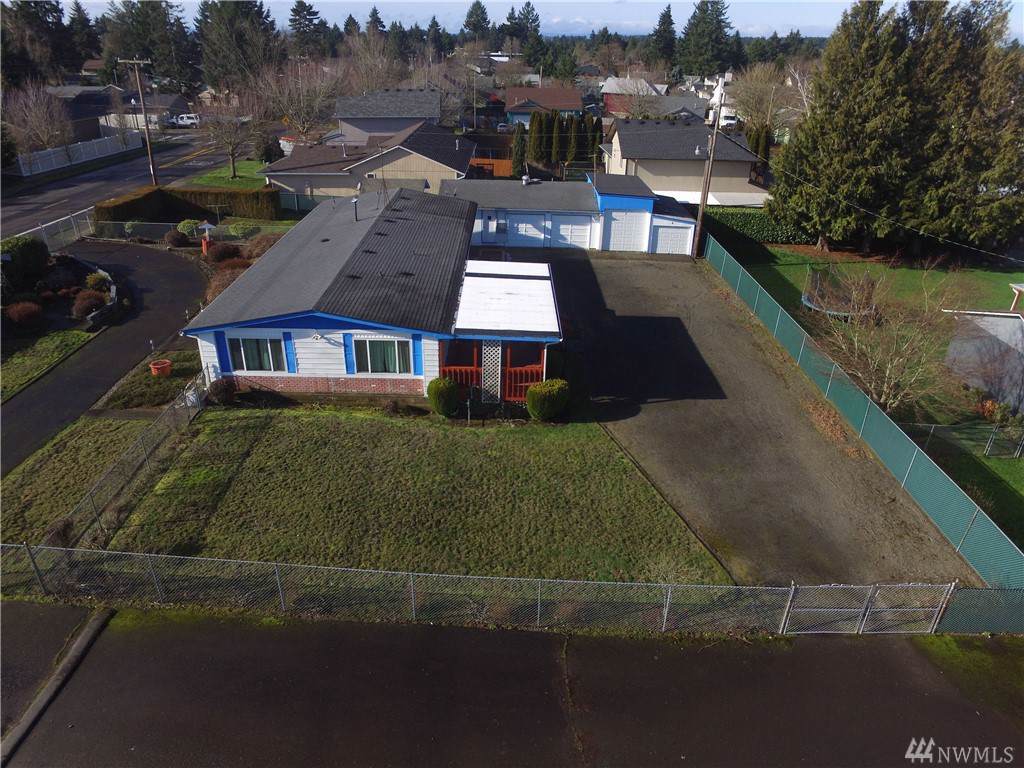 12816 44th St - Photo 1