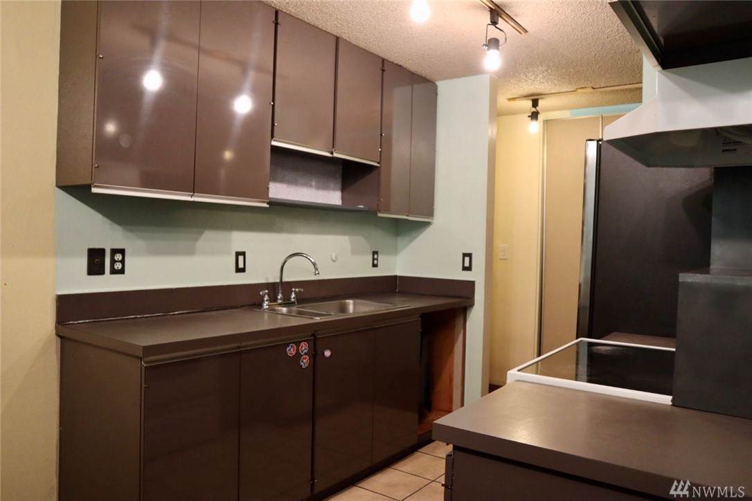 10455 Des Moines Memorial Dr - Photo 1