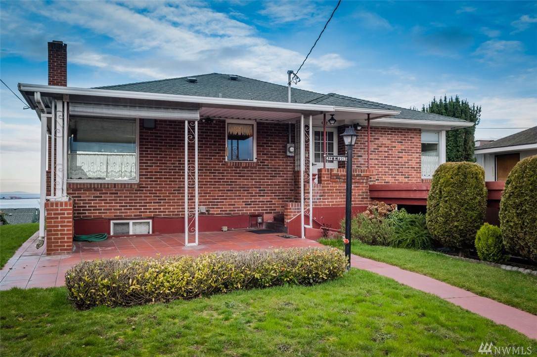 422 E Front - Photo 1