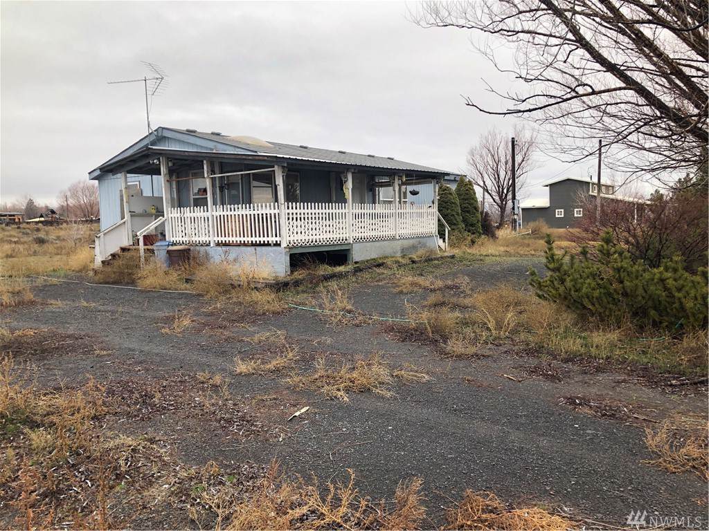 18388 Division .5 Rd - Photo 1