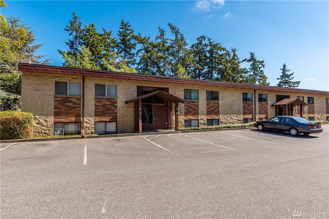 51 Columbia Dr - Photo 1