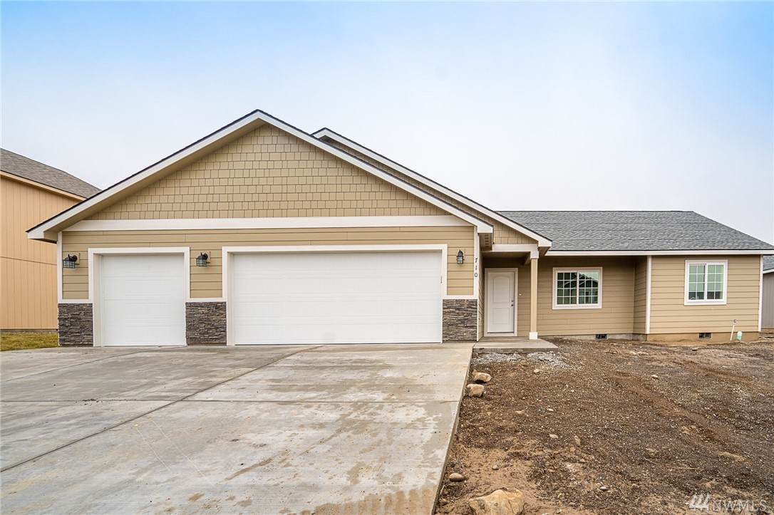 710 8th Ave - Photo 1
