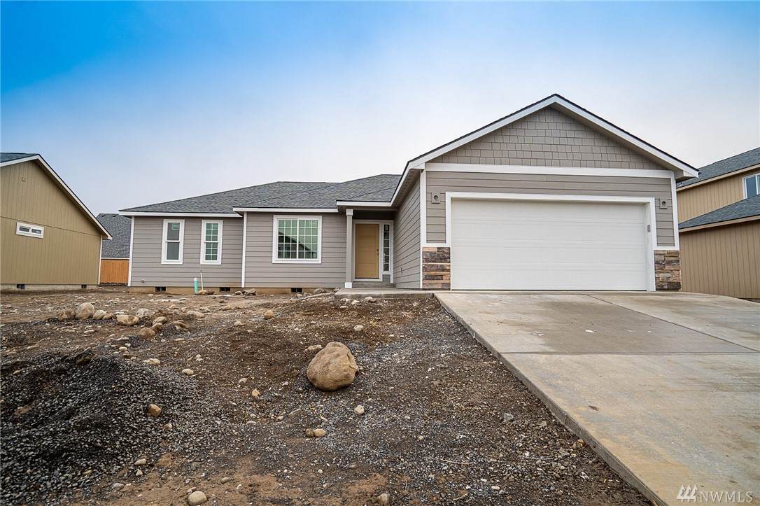706 8th Ave - Photo 1