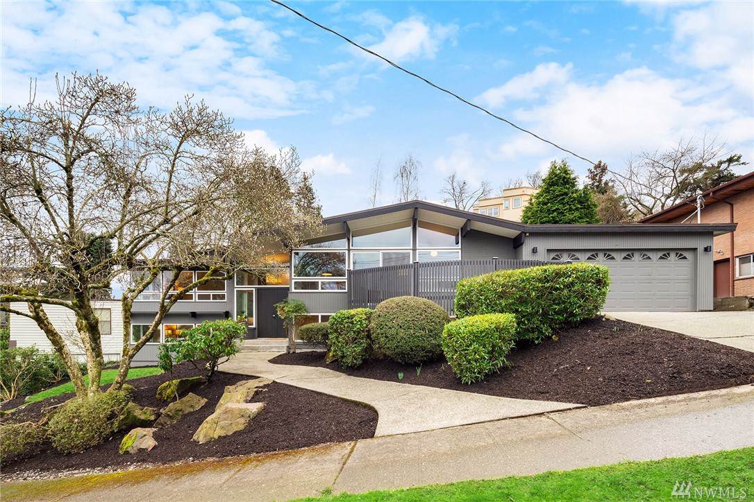 5525 Oakhurst Place - Photo 1