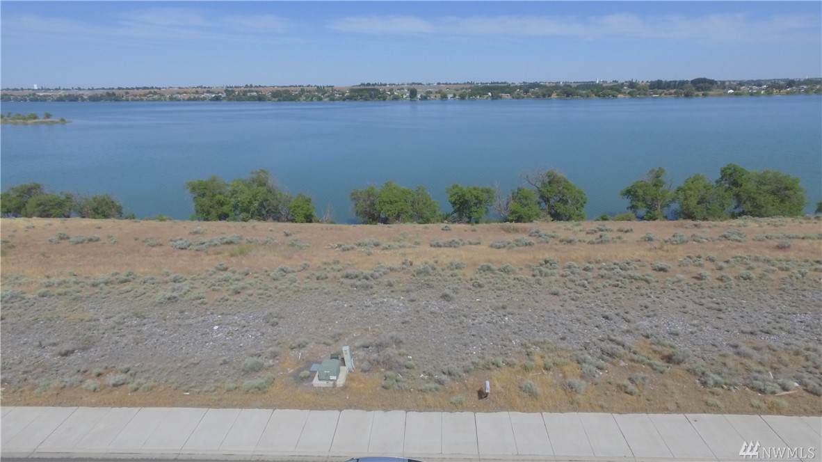 4055 Edwards Dr - Photo 1