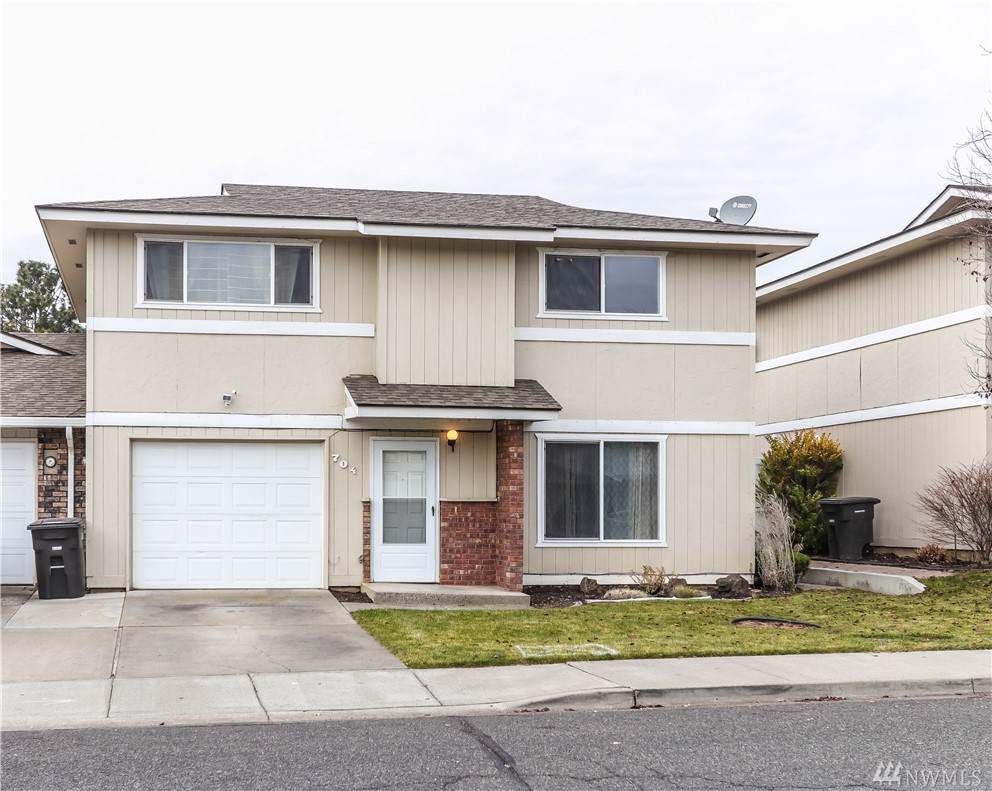 704 45th Ave - Photo 1