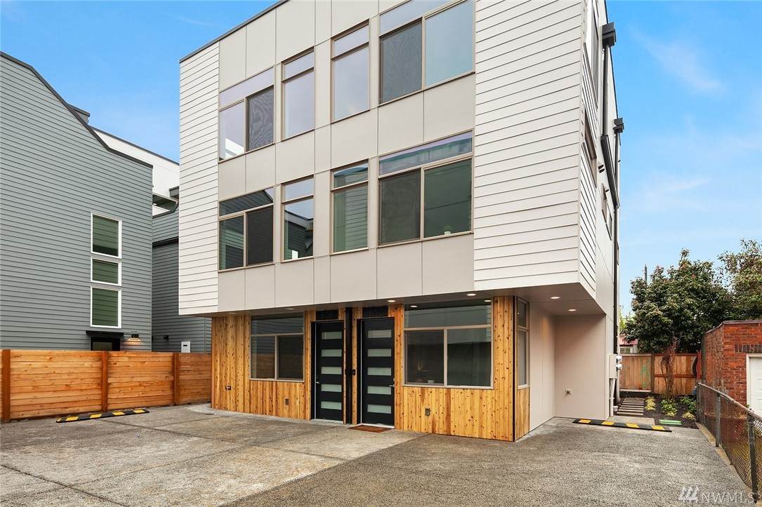 610 46th St - Photo 1