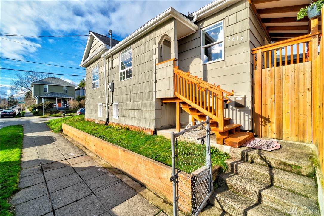 2616 65th St - Photo 1