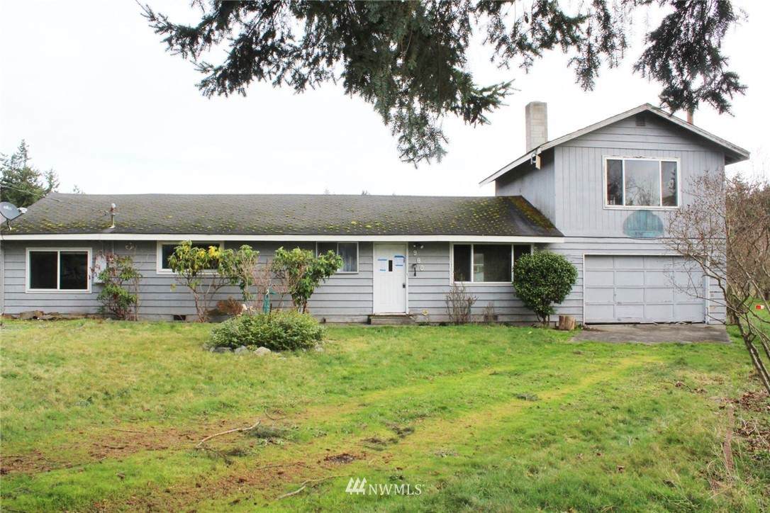 980 Carl Avenue - Photo 1