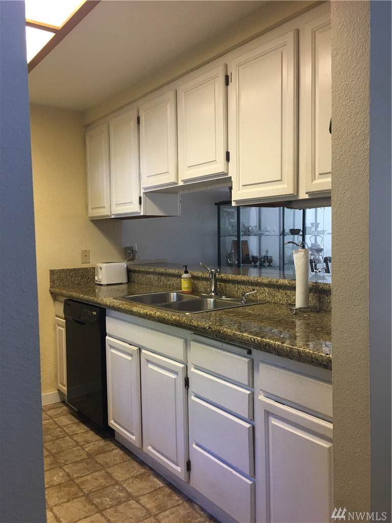 365 Spruce St - Photo 1