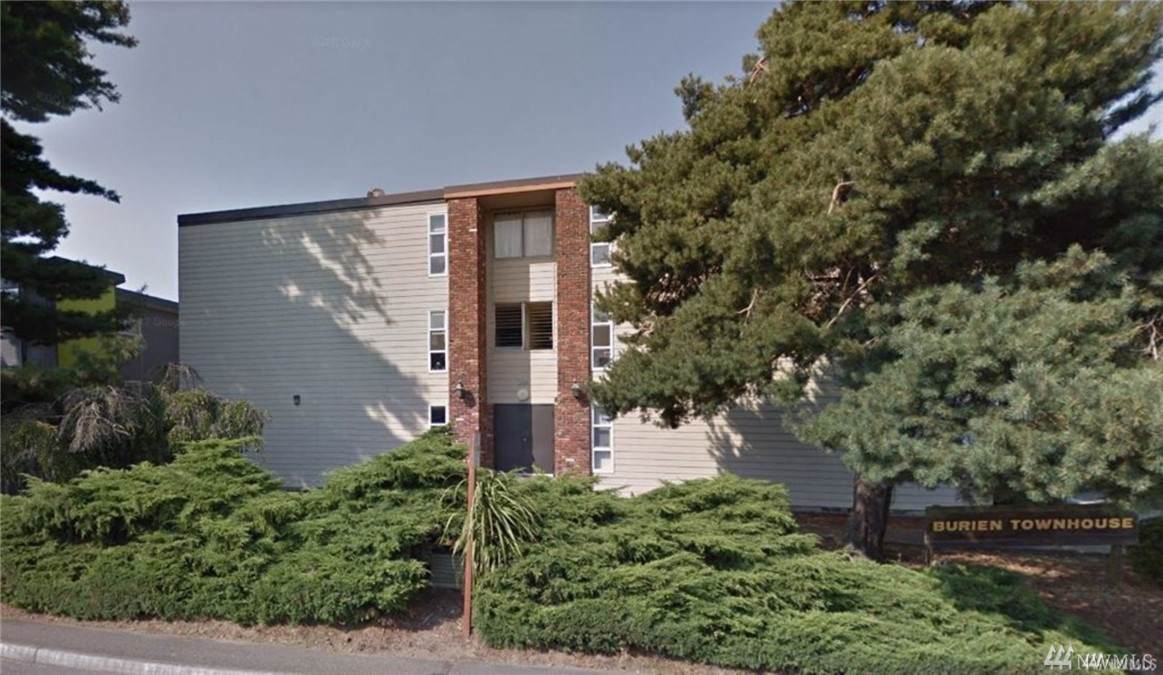 236 152nd St - Photo 1