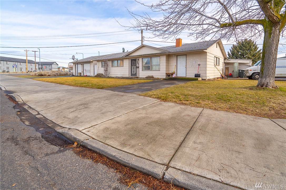 1601 Monroe - Photo 1