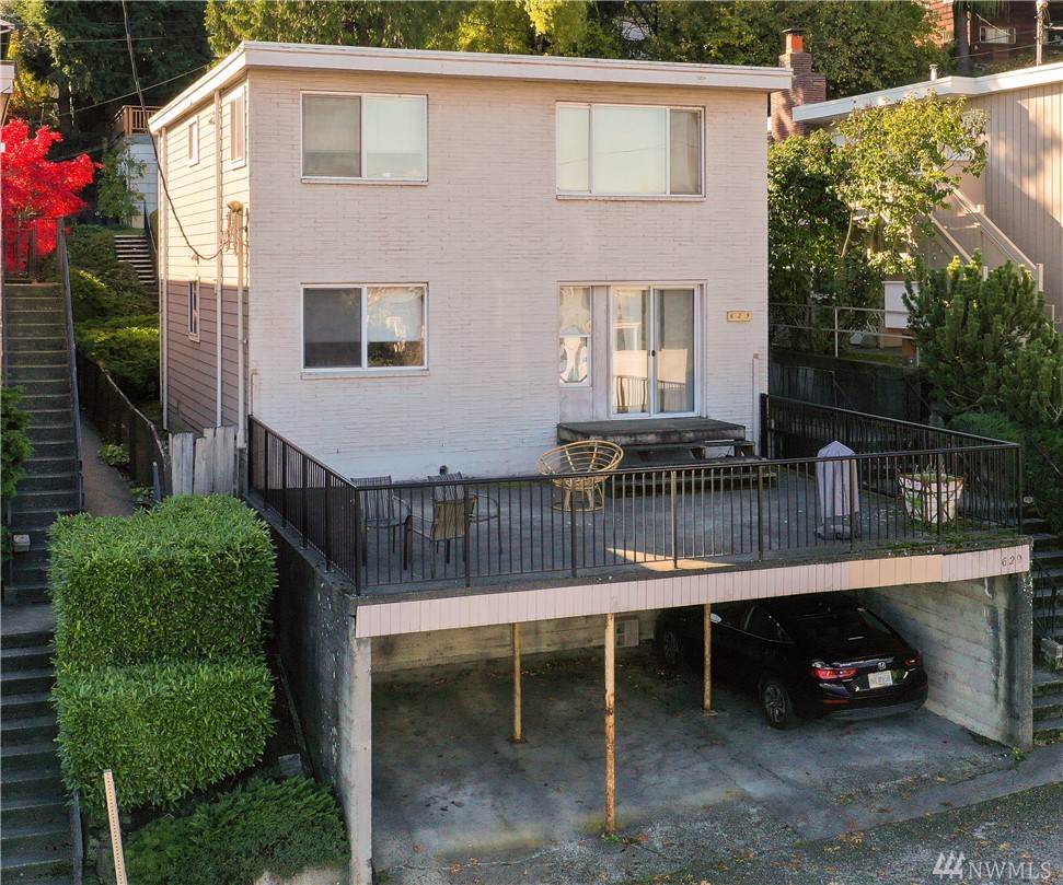 629 Nickerson St - Photo 1