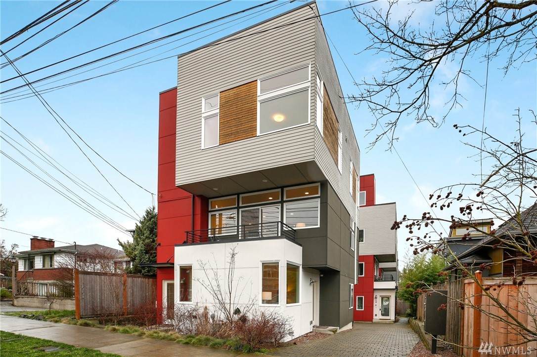 718 25th Ave - Photo 1