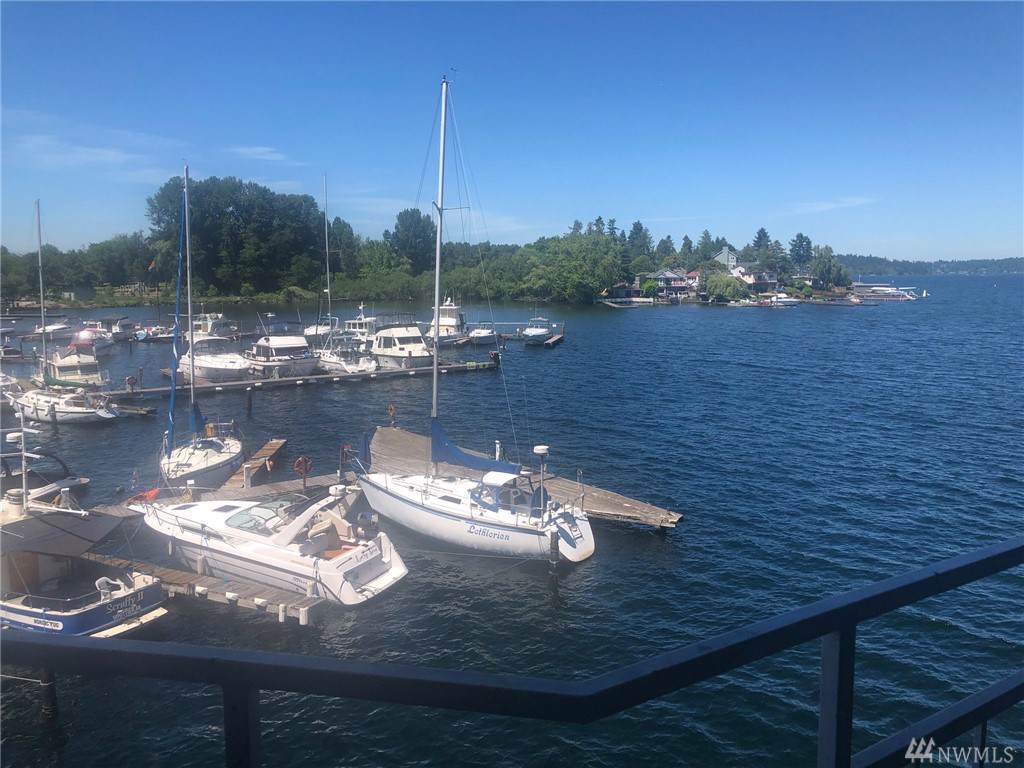 9500 Rainier Ave - Photo 1