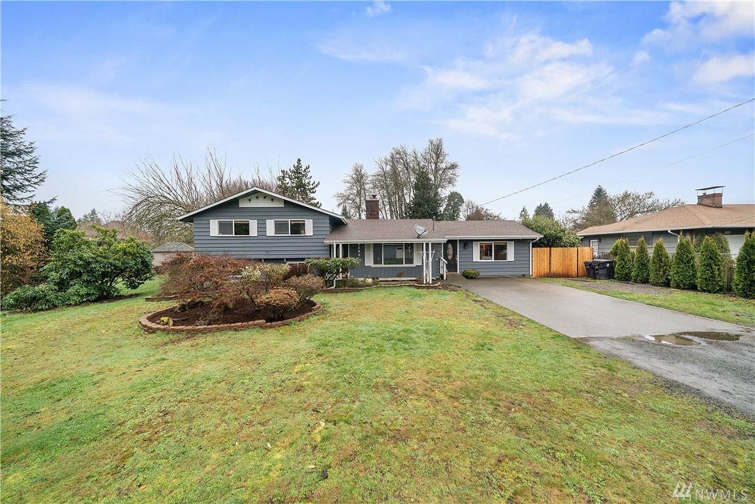 2400 Fox Ave - Photo 1