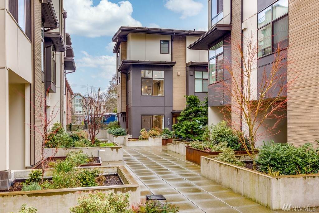 732 3rd Ave - Photo 1
