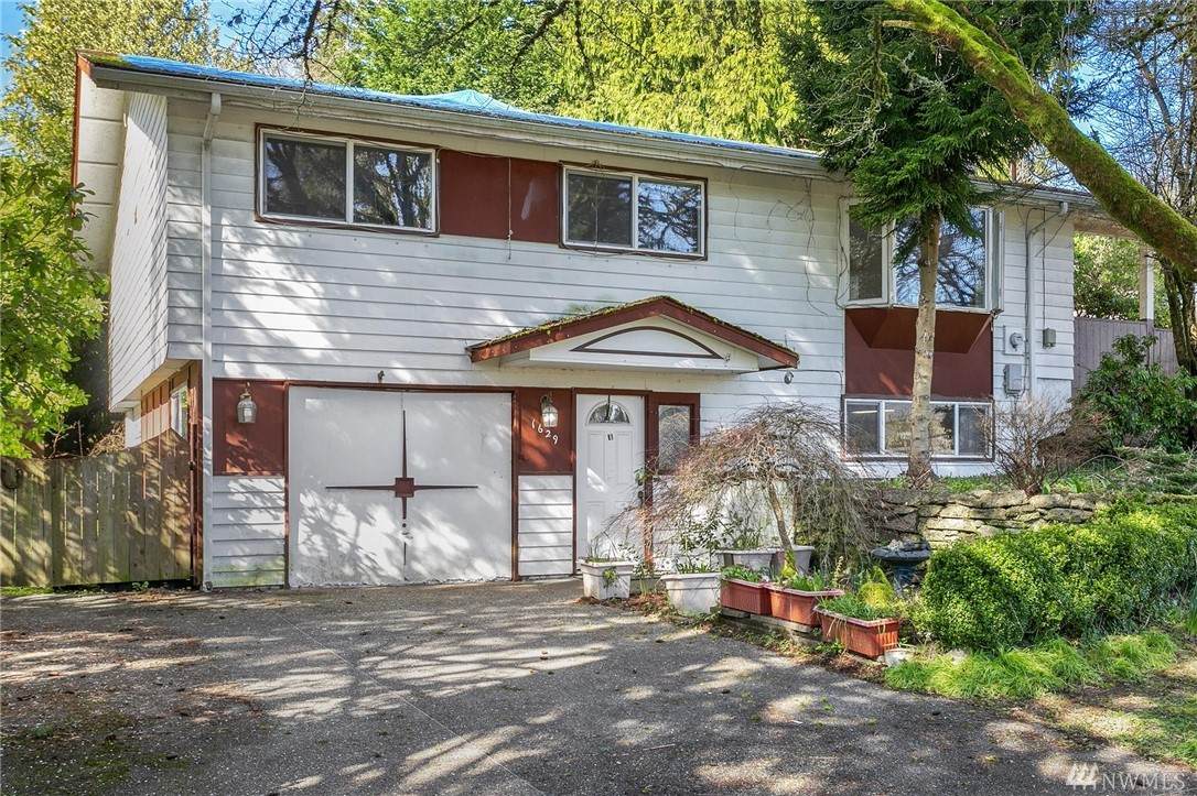 1629 171st Ave - Photo 1