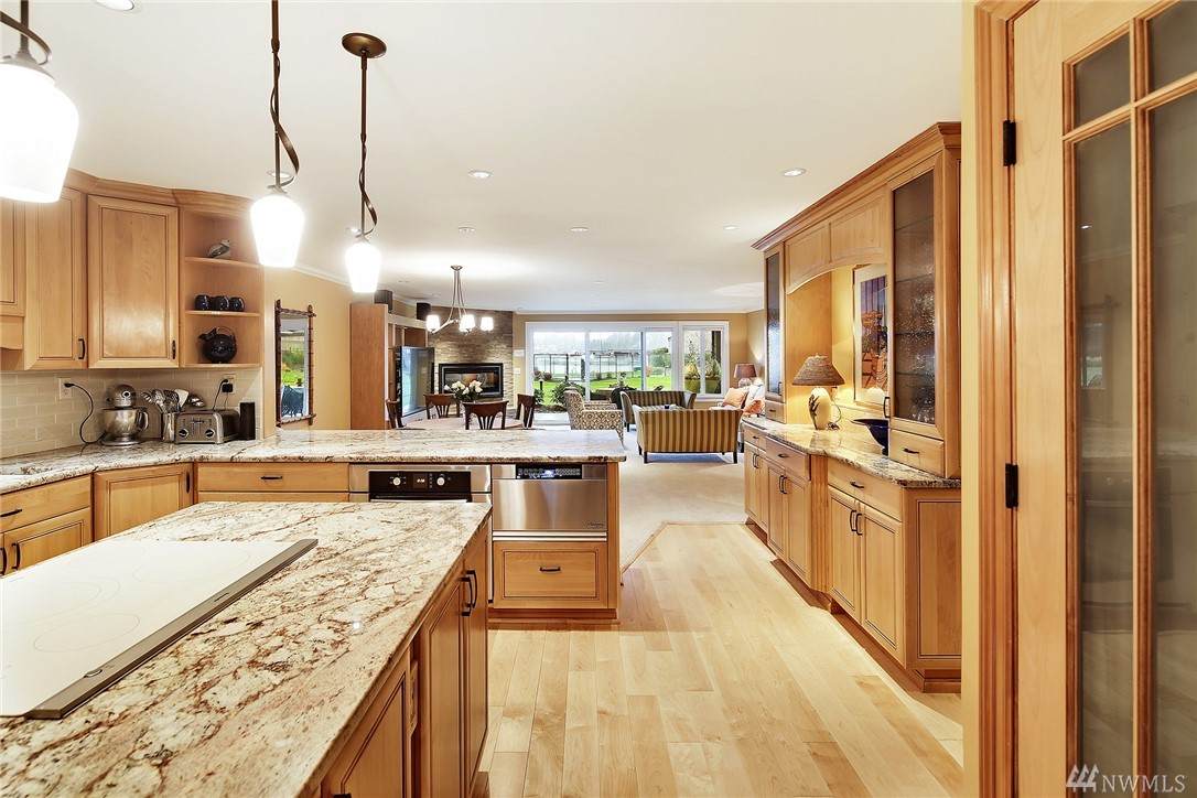 363 101st Ave - Photo 1