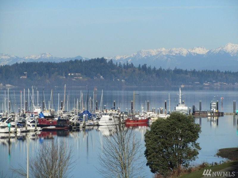 920 Bay Dr - Photo 1