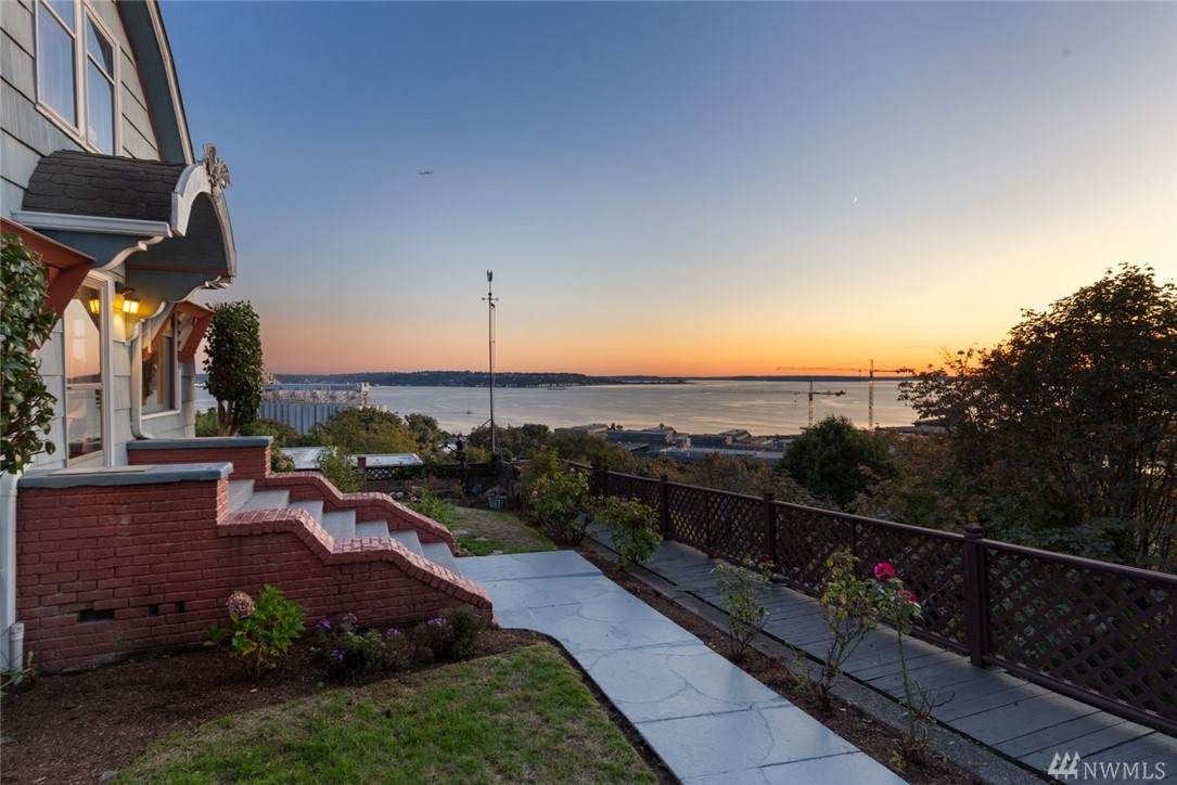 1412 11th Ave - Photo 1