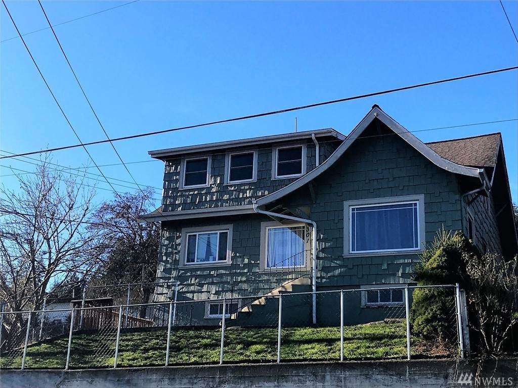 301 Wycoff Ave - Photo 1