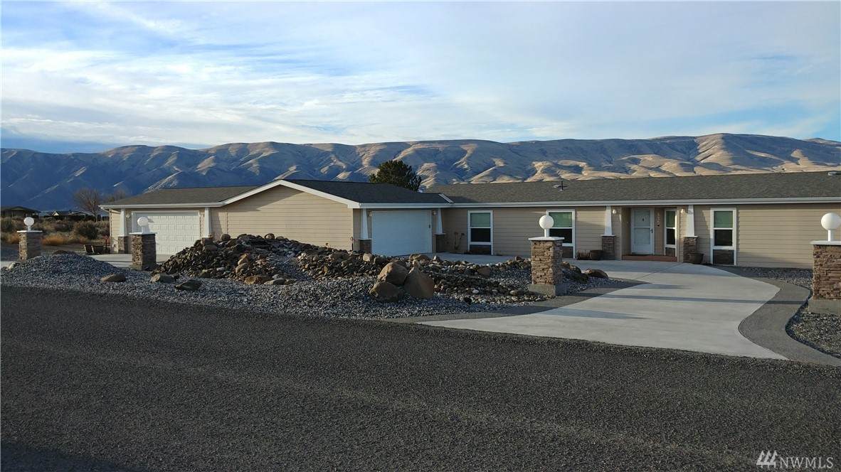 835 Desert Aire Dr - Photo 1
