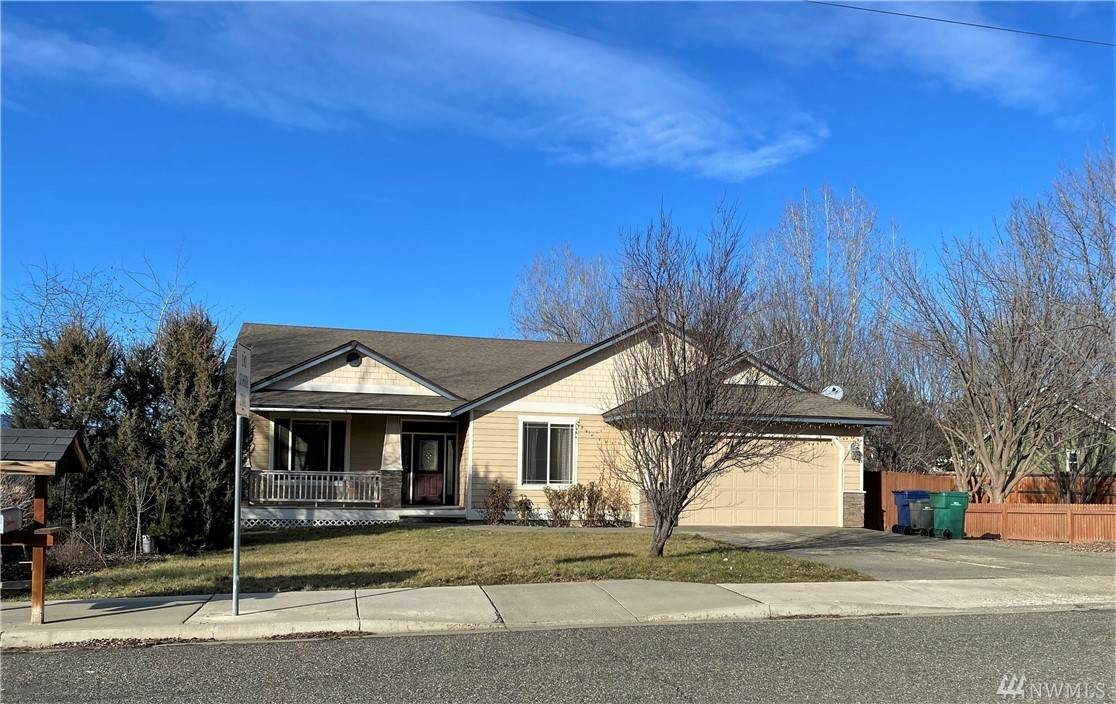 213 Willow St - Photo 1