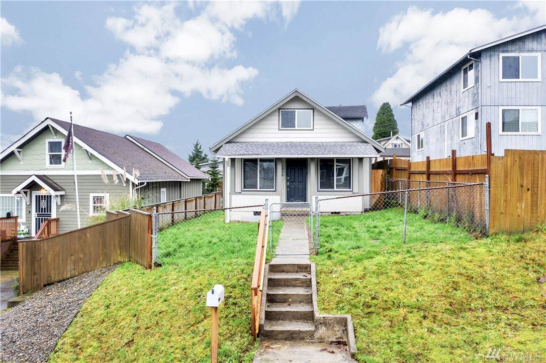 1316 35th St - Photo 1