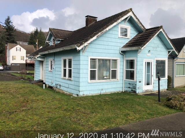 1720 6th St - Photo 1