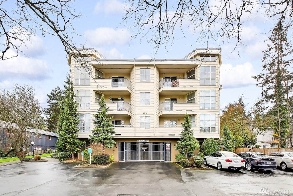 424 102nd Ave - Photo 1