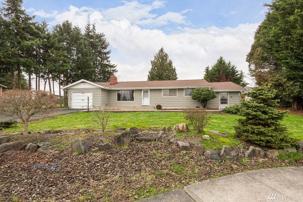 3102 49th Ave - Photo 1